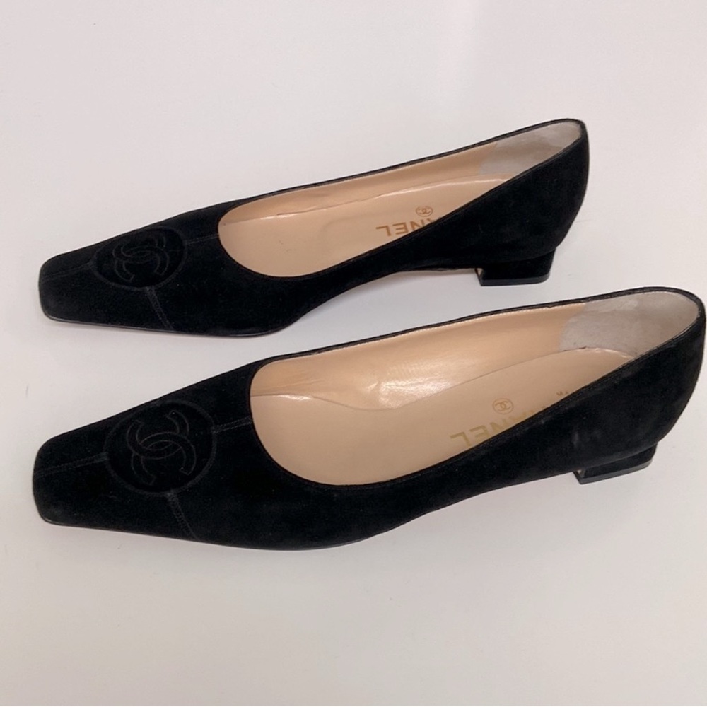 CHANEL Classic Black Suede Flats - Picture 3 of 6